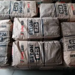 Sześć worków betonu B25 Imprefarb po 25 kg każdy. Zastanawiasz się, ile kosztuje worek cementu?