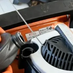 Wymiana oleju w kosiarce Stihl: Poradnik eksperta krok po kroku