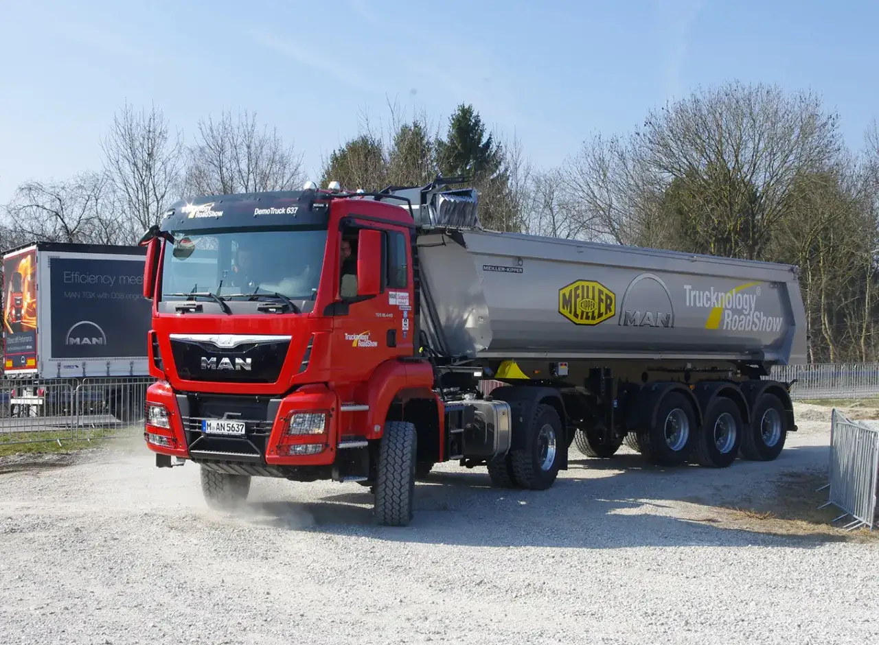 wywrotka transport kruszywa