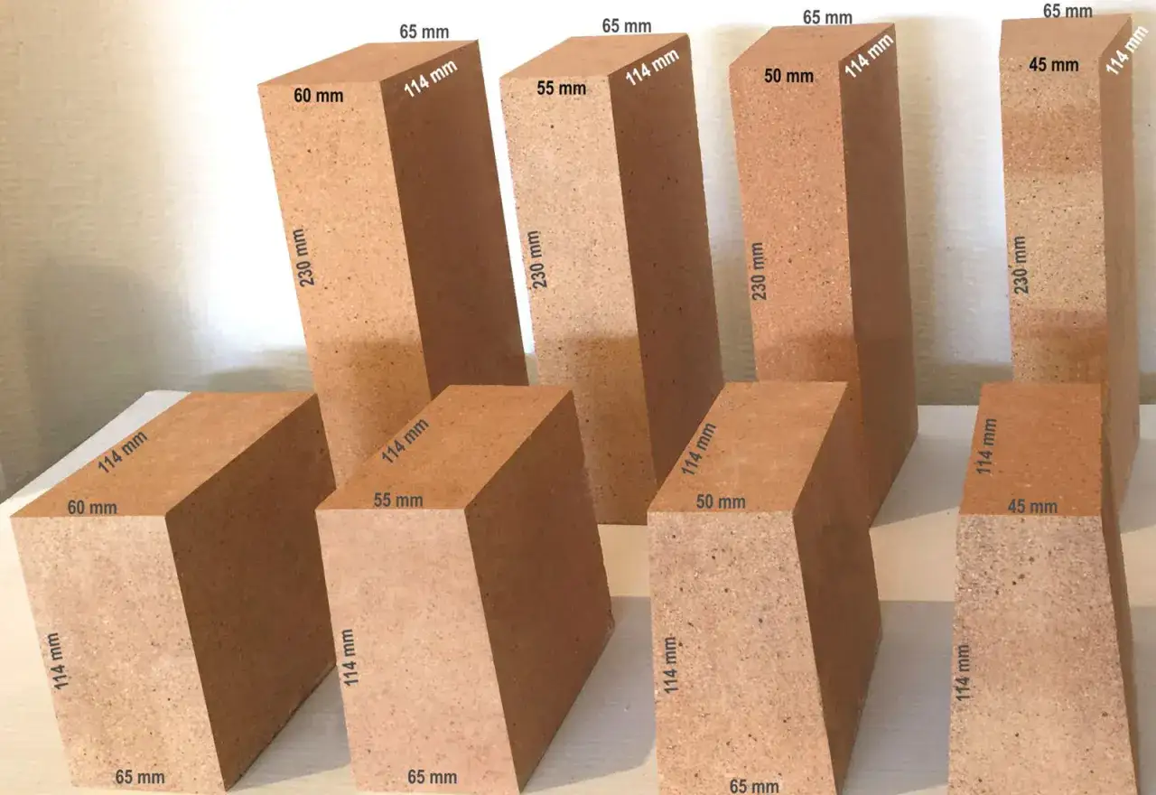 Różne wymiary cegły: 60x114x230 mm, 55x114x230 mm, 50x114x230 mm, 45x114x230 mm.
